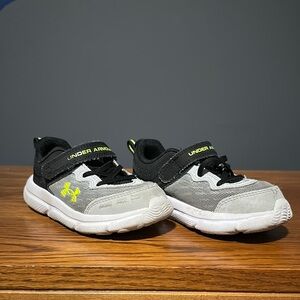 Under Armour Kids' Black and Gray Shoes